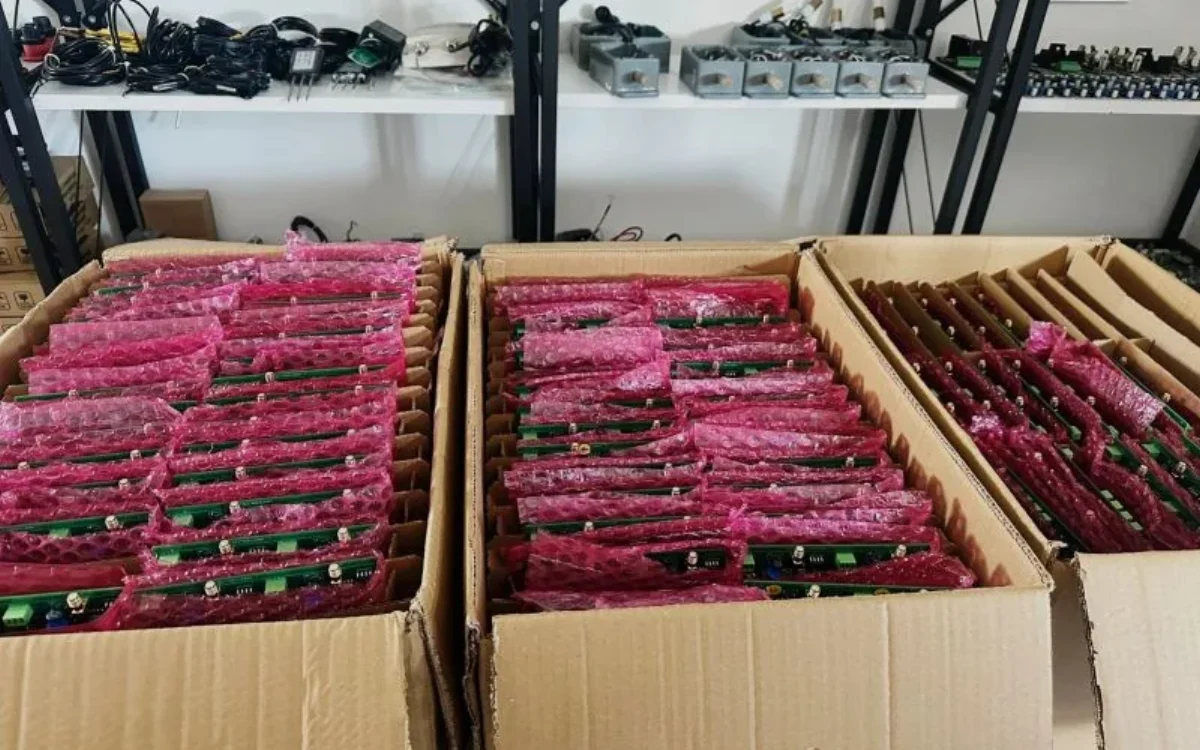Neue Produktionscharge für einen US-Kunden versandbereit