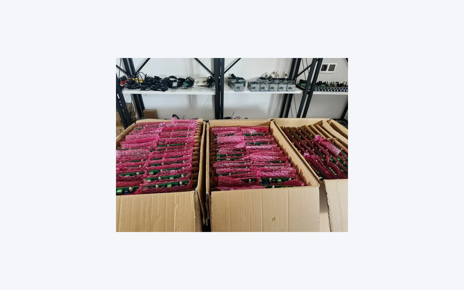 Neue Produktionscharge für einen US-Kunden versandbereit