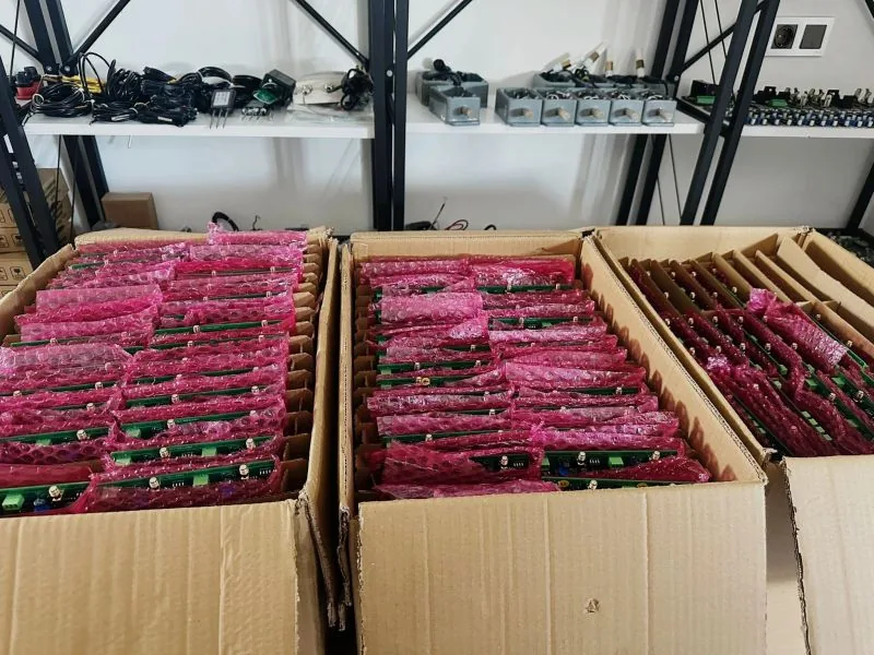 Neue Produktionscharge für einen US-Kunden versandbereit 2